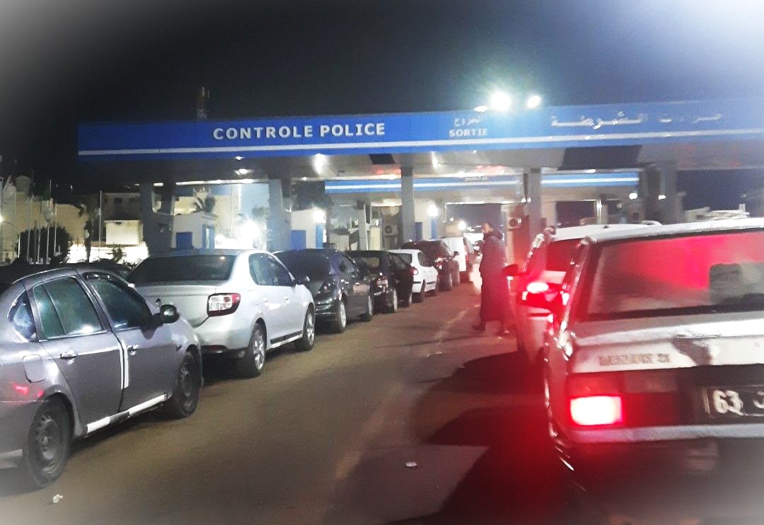 المعابر الحدودية بجندوبة تسجل رقما قياسيا في عدد الوافدين الجزائريين