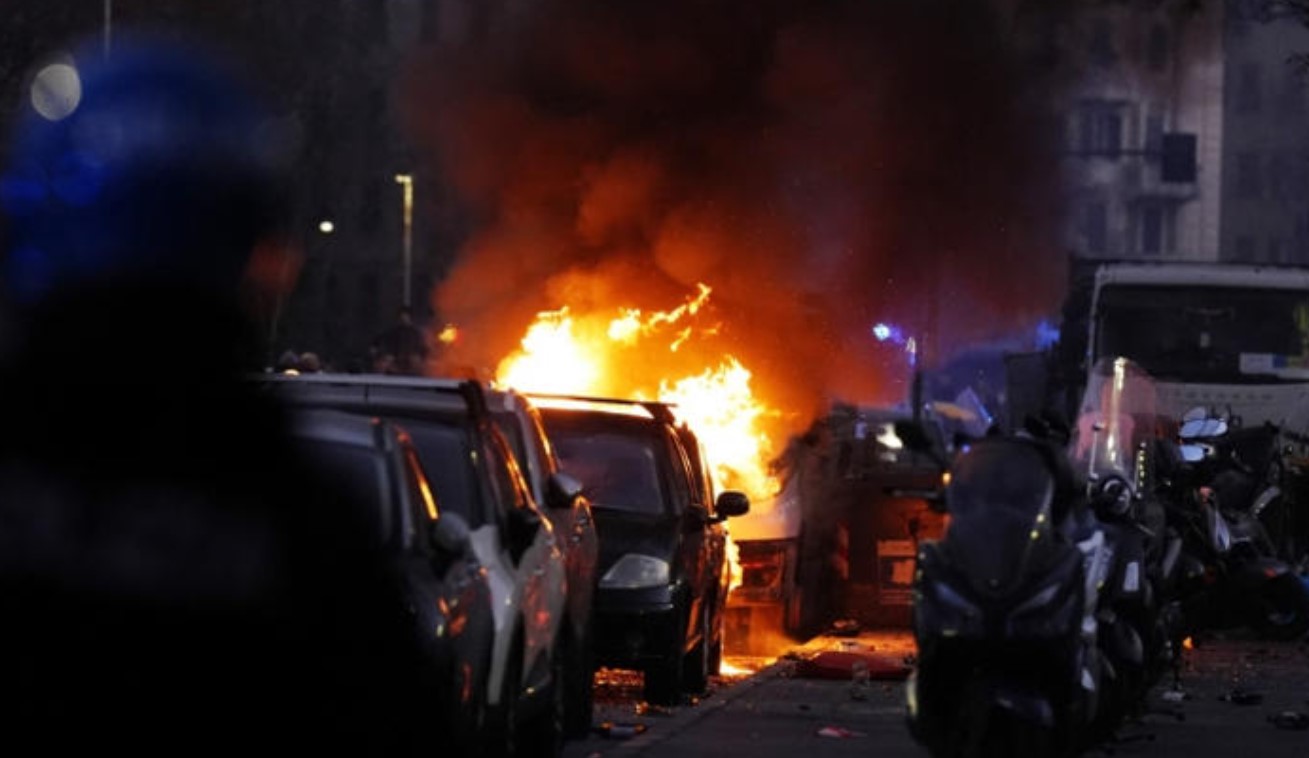 بطولة ايطاليا:اشتباكات بين الجماهير قبل لقاء جنوة وإنتر