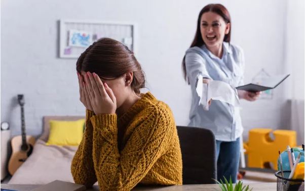 كيفية التعامل مع الابناء بعد نتائح الامتحانات.