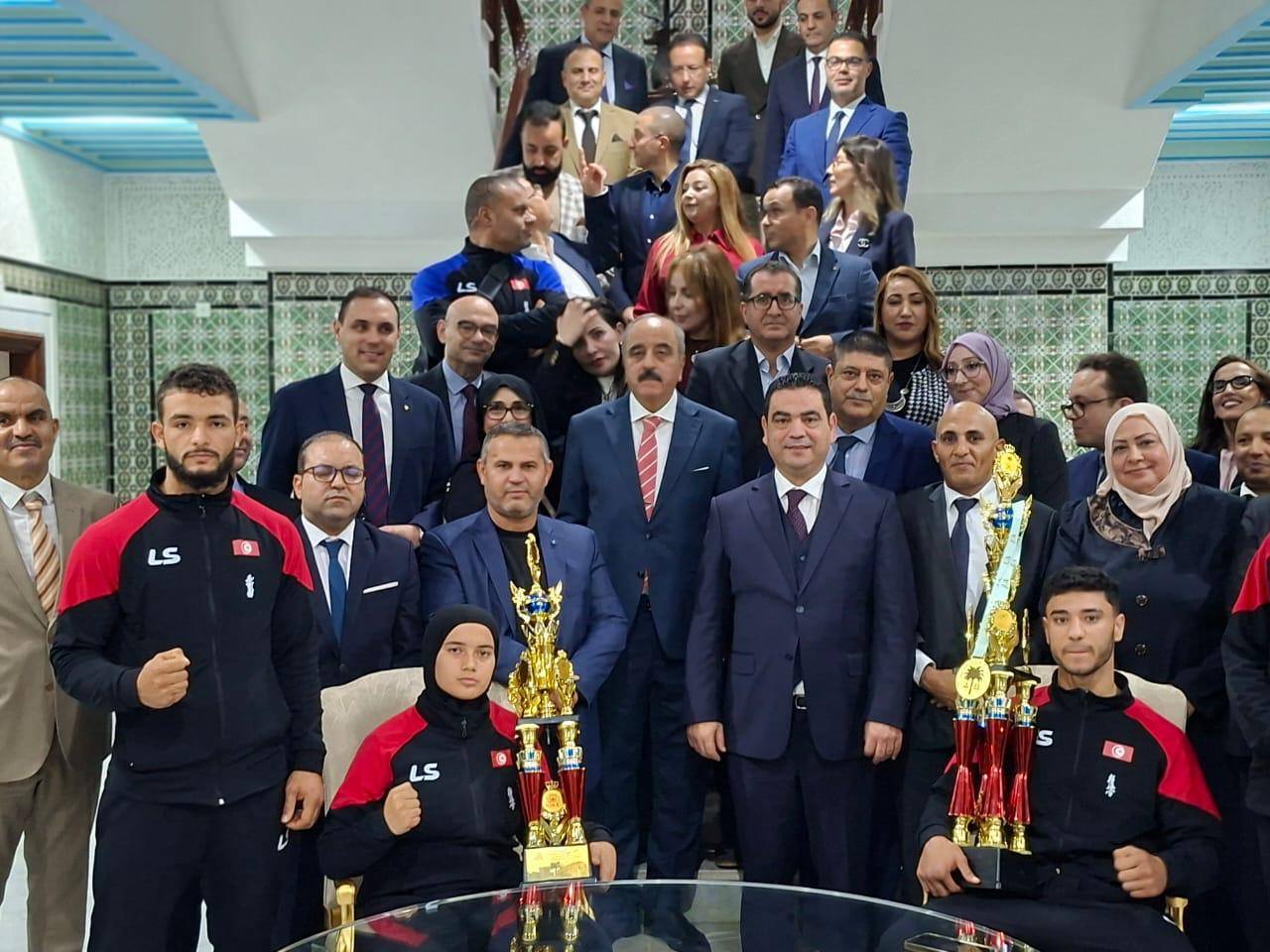 وزير الخارجية يلتقي ثلة من أفراد الجالية التونسية المقيمة بالمملكة العربية السعودية