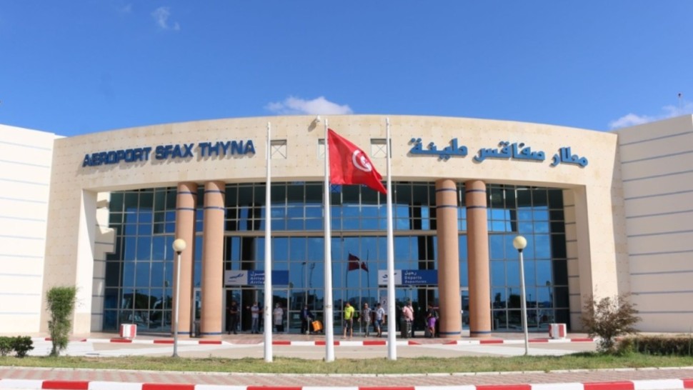 غدا : ديوان الطيران المدني يقوم بعملية بيضاء بمطار صفاقس طينة وامكانية ظهور سحابة من الدخان في محيط مدرج الطائرات