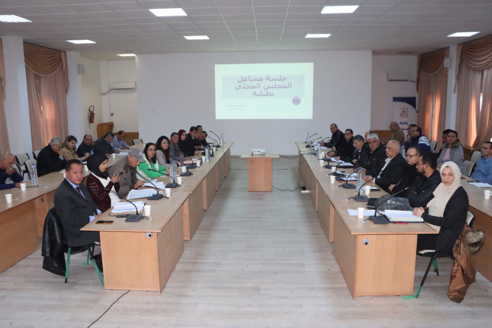 المنستير: تدارس مشاغل المجلس المحلي بطبلبة.