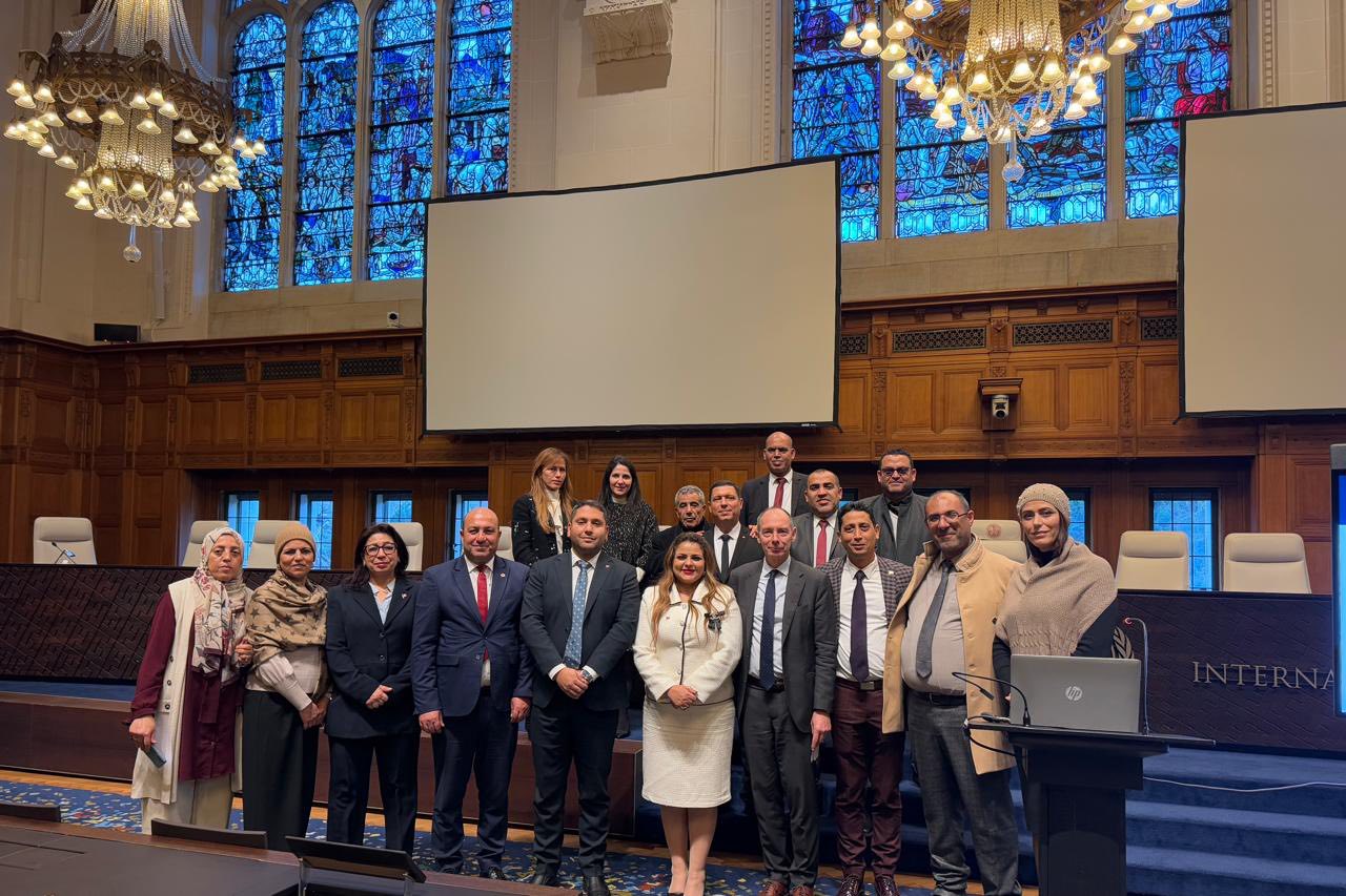 أعضاء لجنة التشريع العام بالبرلمان يؤدون زيارة عمل إلى لاهاي