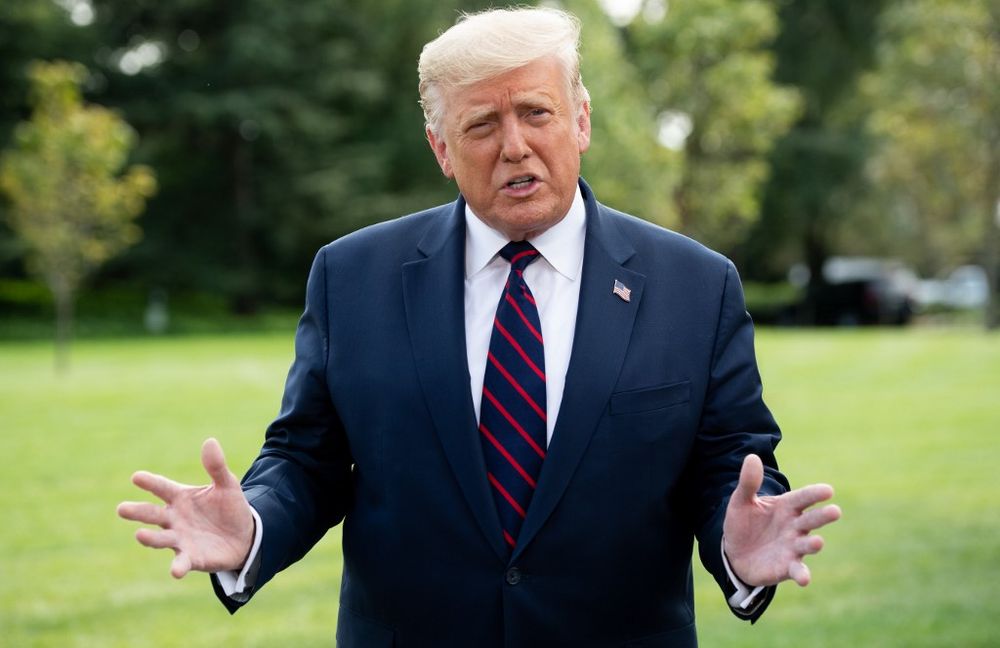 من بينها سوريا وفلسطين ترامب يوسّع حظر السفر إلى الولايات المتحدة