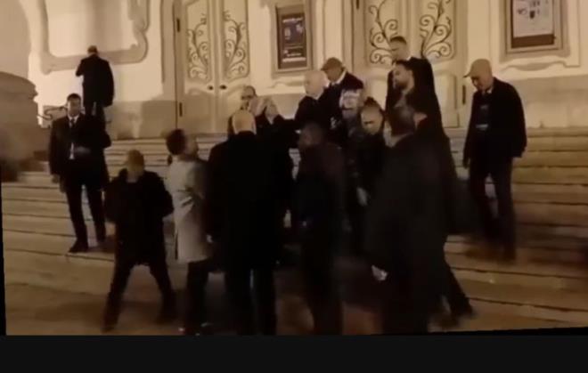 الرئيس قيس سعيد في شارع الحبيب بورقيبة بالعاصمة فجر يوم الاحتفال بعيد الثورة