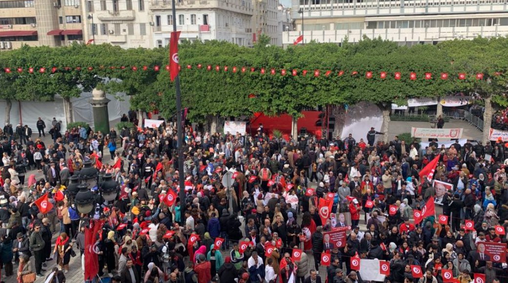 بمناسبة عيد الثورة: تجمع بشارع الحبيب بورقيبة دعما للسيادة الوطنية ورفضا للتدخل الأجنبي