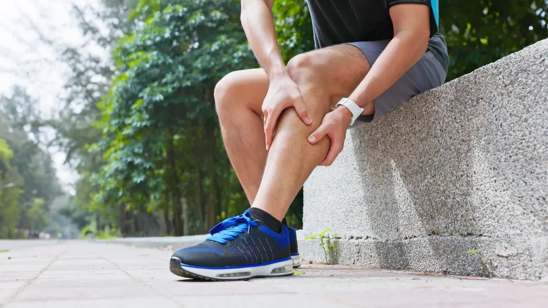 بينها القفز بالحبل.. 7 تمارين لتقوية عضلات الساق