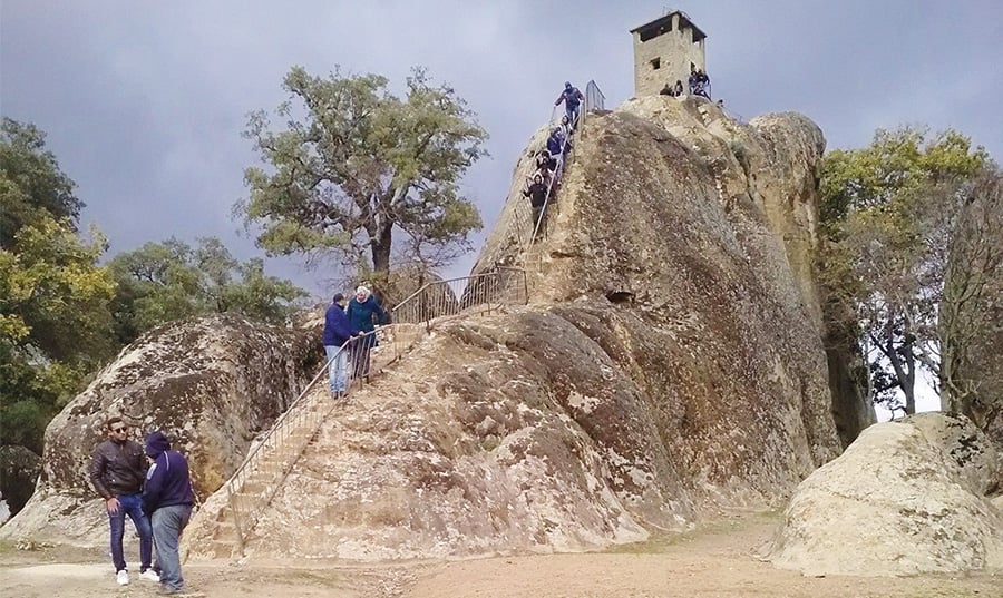 محمية الفايجة: جنة طبيعية كريمة مع الزوار، تجعلها القوانين شحيحة مع السكان المحليين