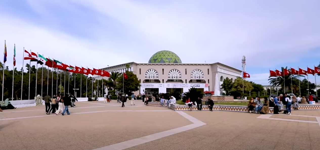 الدورة 40 لمعرض تونس الدولي للكتاب : فتح باب الترشح لجوائز الإبداع الأدبي والفكري والنشر