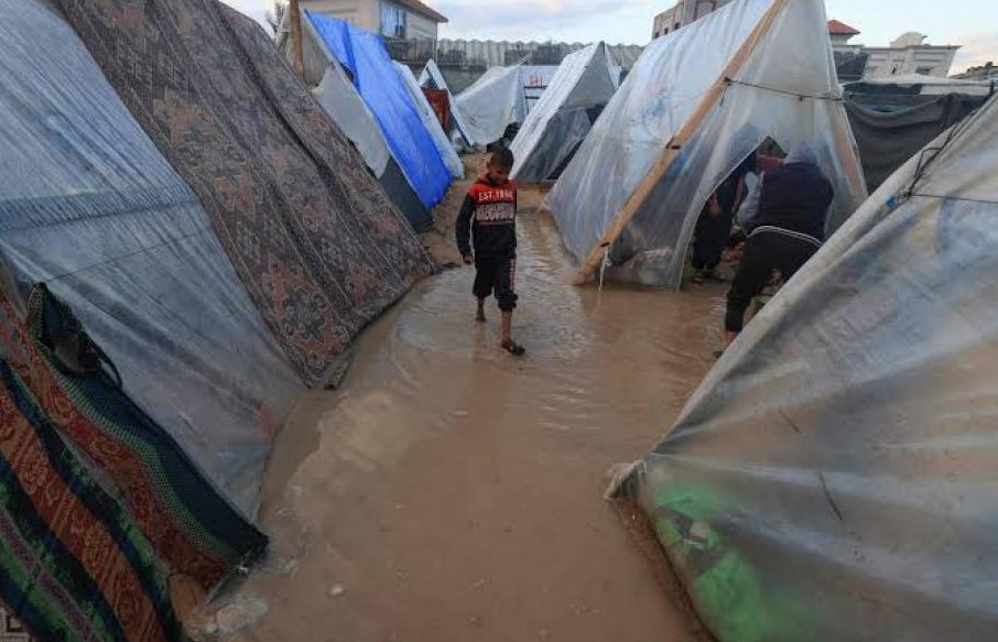 العدوان الصهيوني على غزة: وفاة رضيع نتيجة البرد القارس  