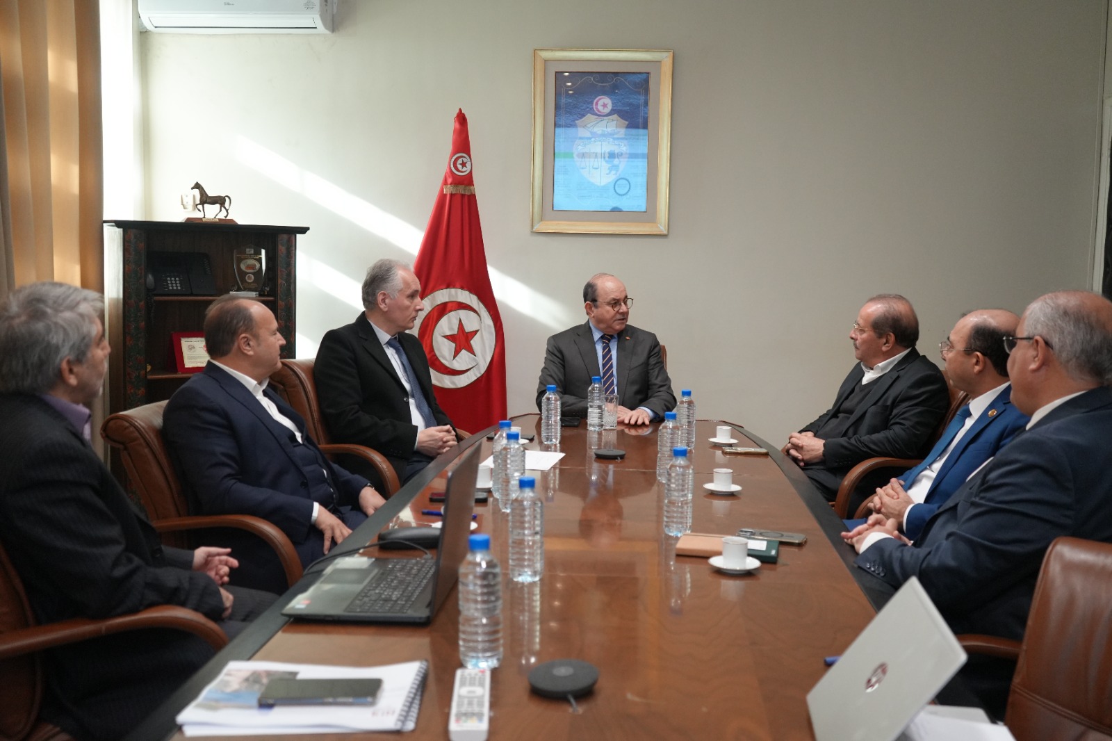 جلسة عمل بوزارة السياحة لمتابعة تقدّم إنجاز مشروع "كوستا كوراليس" بمدينة طبرقة