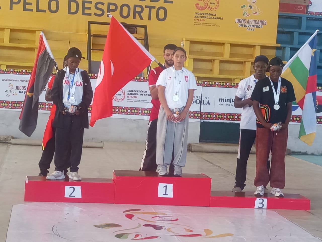 البطلة شيراز المولهي تُتوّج بالذهب في منافسات "البريكينغ" بلواندا