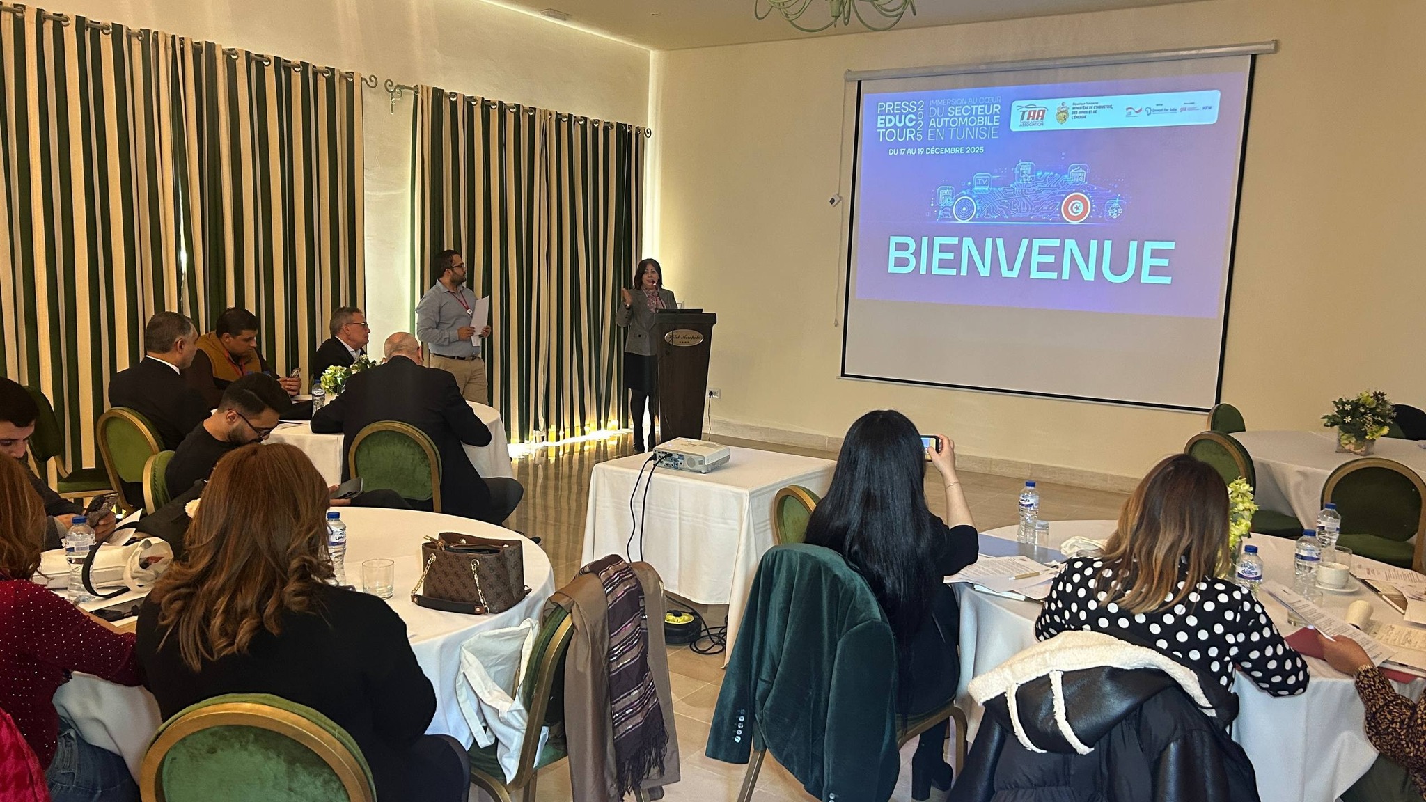 وزيرة الصناعة تختتم دورة تدريبية لمجموعة من الصحفيين في قطاع مكونات السيارات