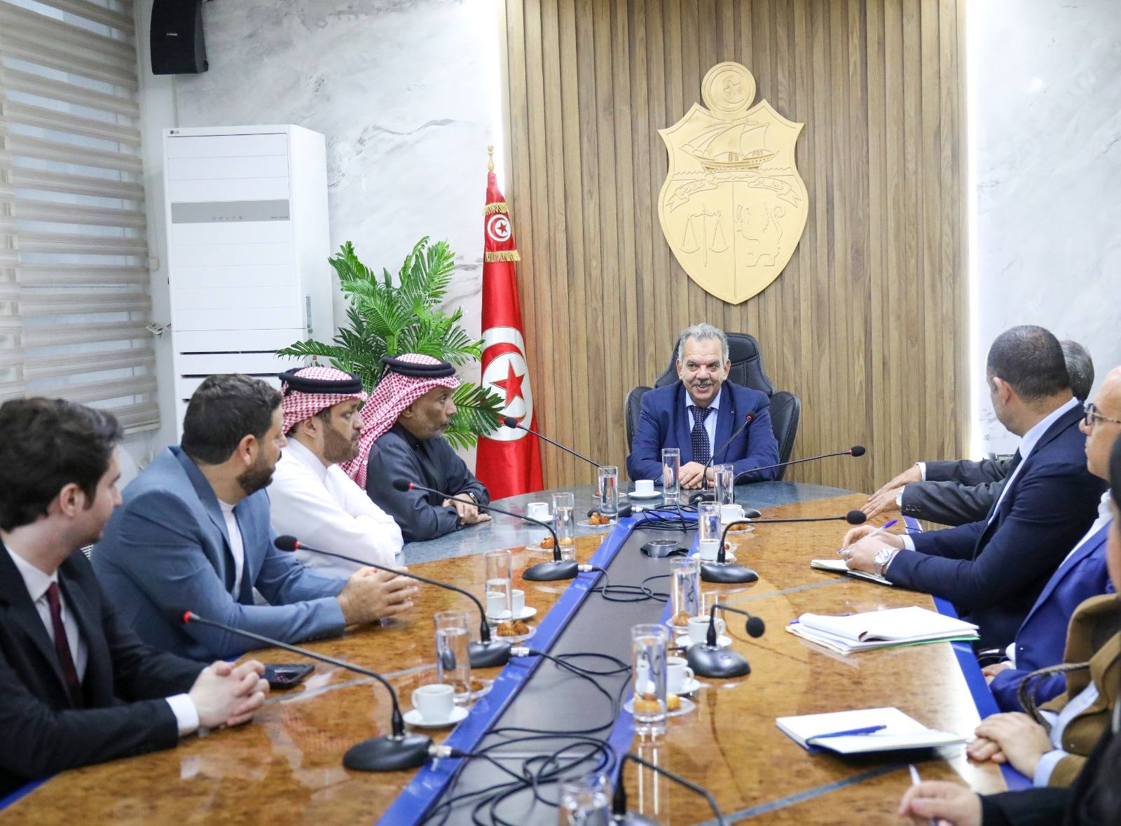 وزير الشباب والرياضة يستقبل رئيس الاتحادين العربي والآسيوي لتنس الطاولة.