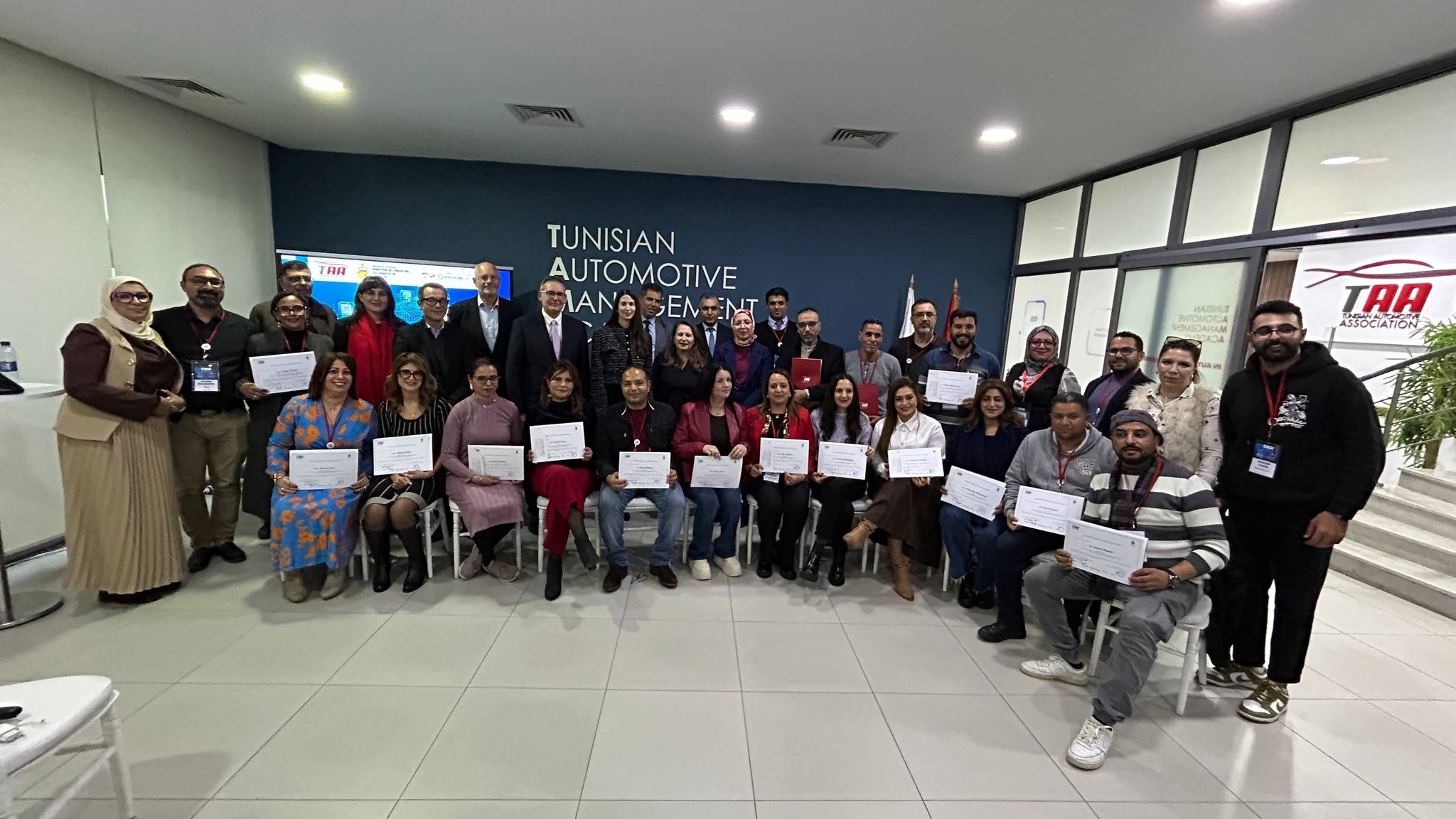 وزيرة الصناعة تختتم دورة تدريبية لمجموعة من الصحفيين في قطاع مكونات السيارات.