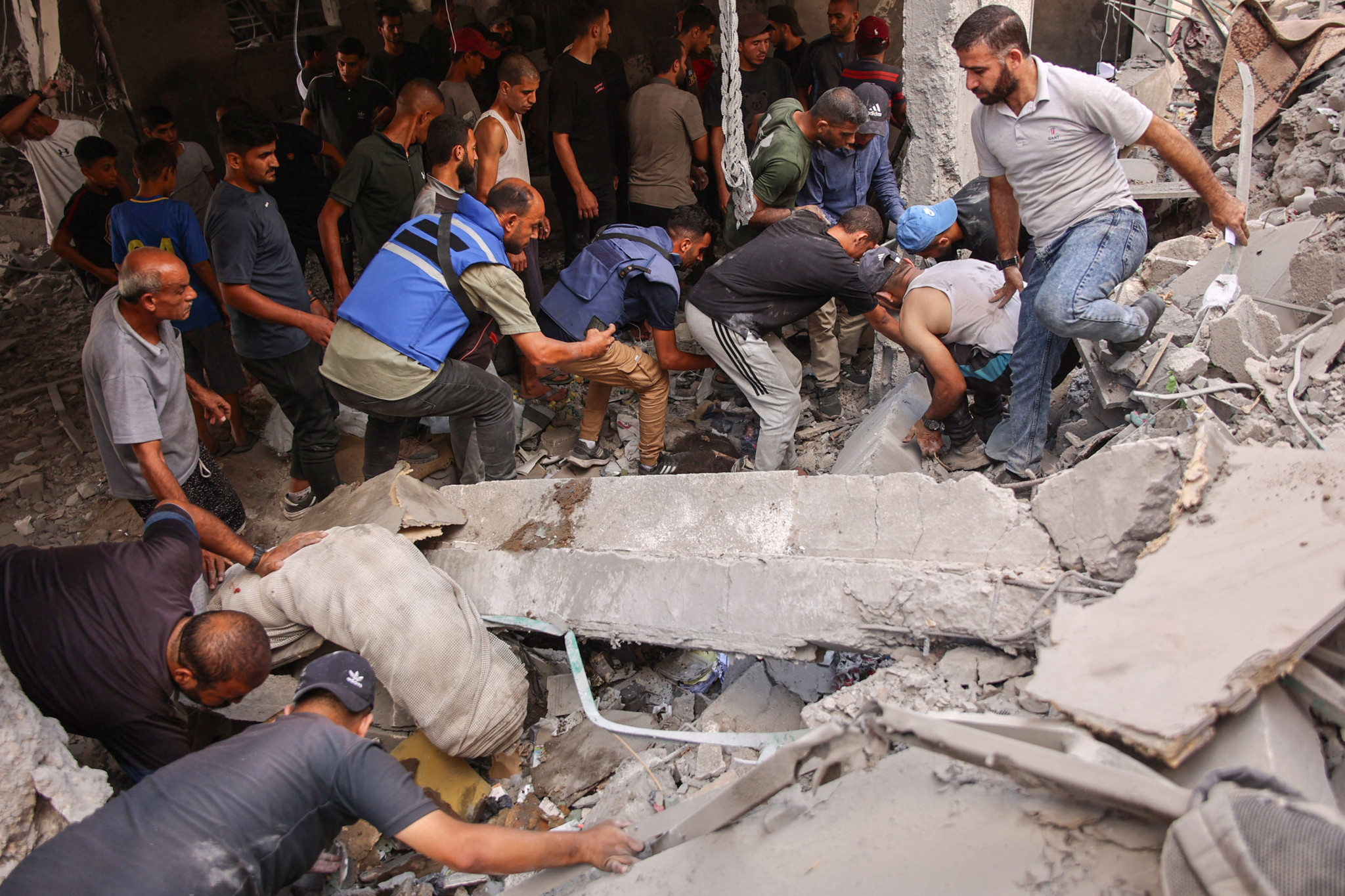 Bande de Gaza : Cinq morts dans le bombardement d’une école accueillant des déplacés