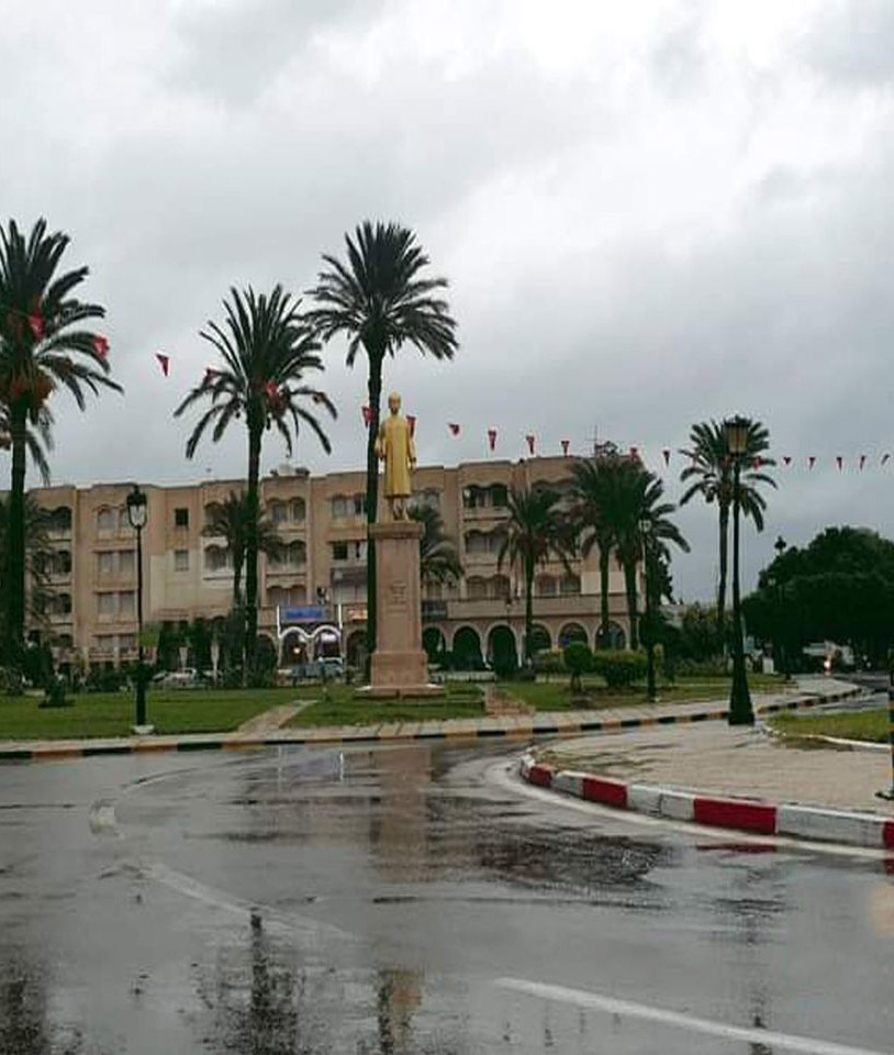 الليلة: طقس أحيانا كثيف السحب بالشمال مع أمطار متفرقة.