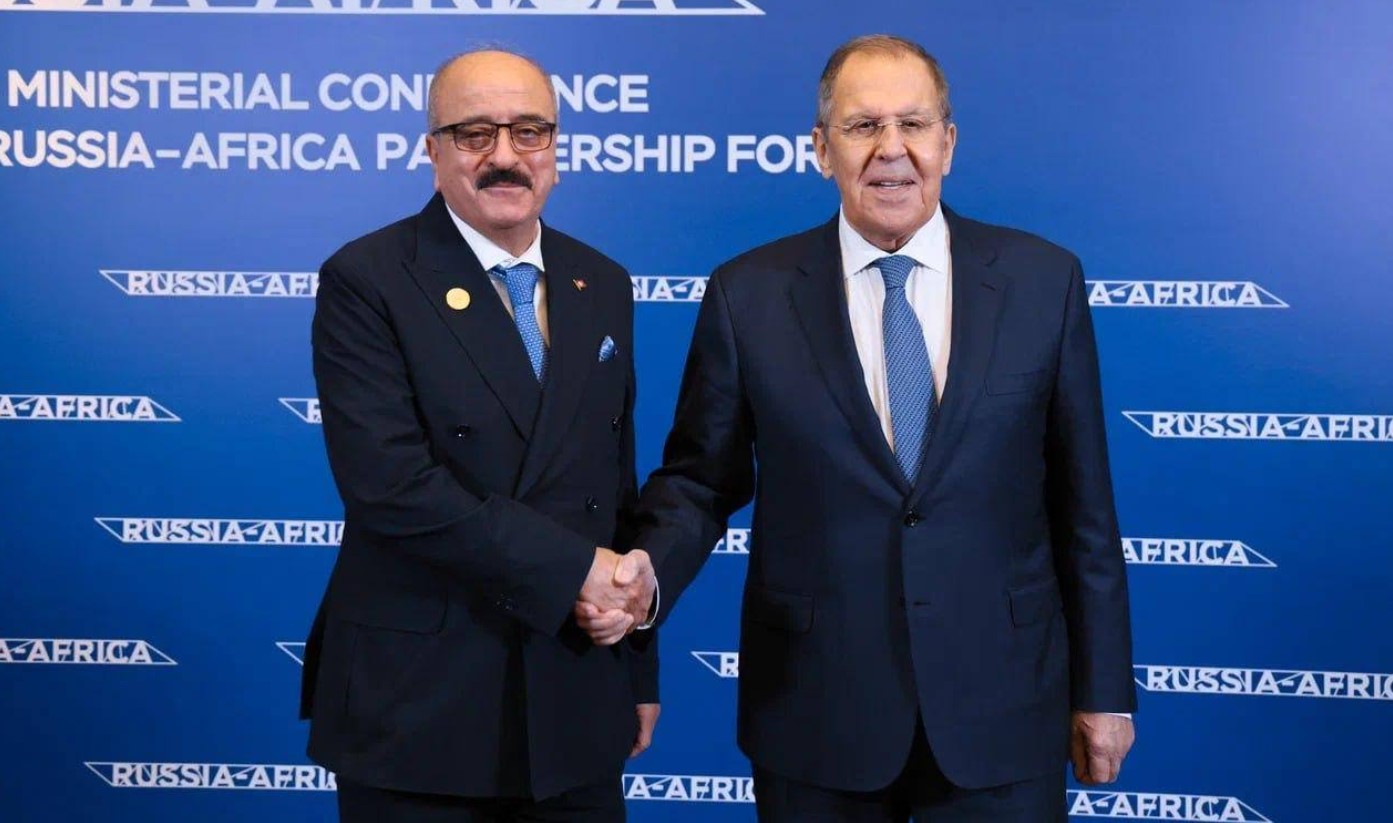 وزير الخارجية يلتقي عددا من نظرائه على هامش أشغال المؤتمر الوزاري الثاني روسيا - إفريقيا