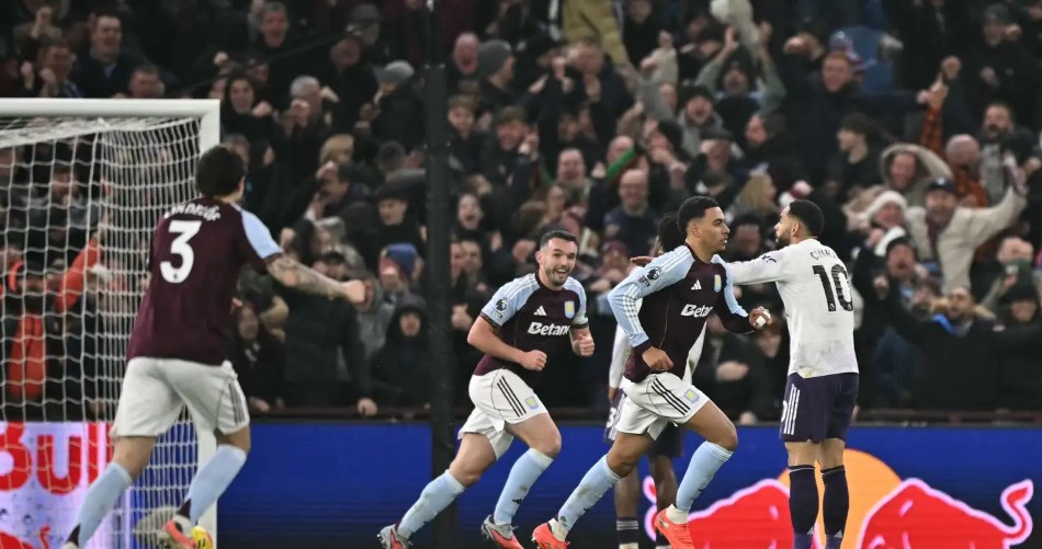 بطولة انقلترا : ثنائية روجرز تقود أستون فيلا للفوز 2-1 على مانشستر يونايتد