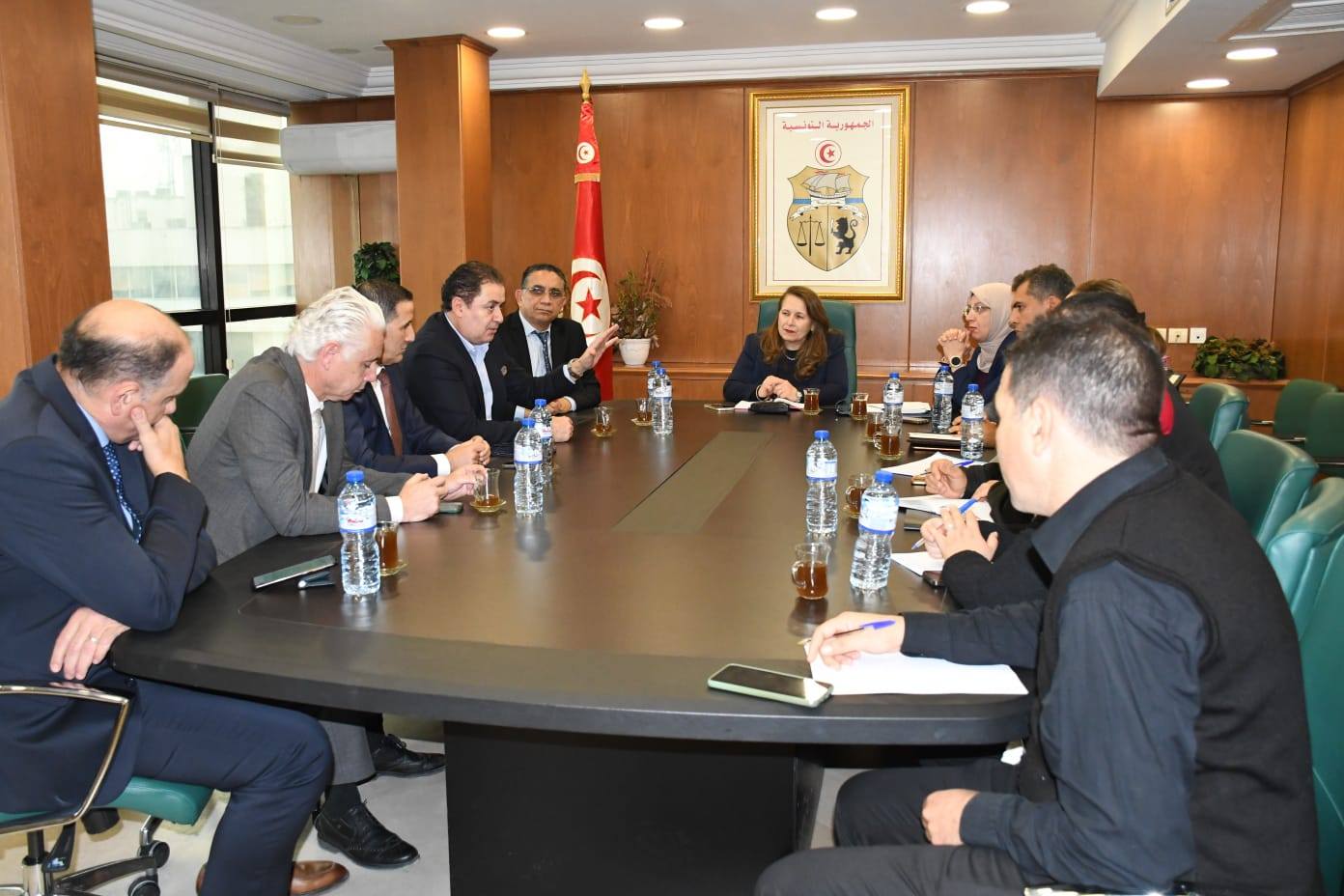 نحو  تطوير الاستثمار الصناعي للشركات ذات المساهمات الأجنبية الناشطة في تونس