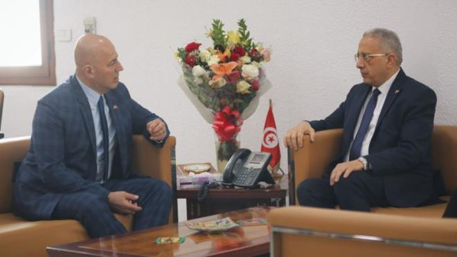 وزير الصحة يبحث مع السفير الأمريكي بتونس سبل تعزيز الشراكة الاستراتيجية في قطاع الصحة
