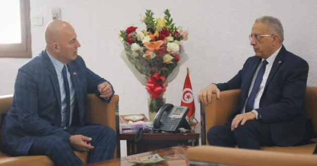 وزير الصحة يبحث مع السفير الأمريكي بتونس سبل تعزيز الشراكة الاستراتيجية في قطاع الصحة