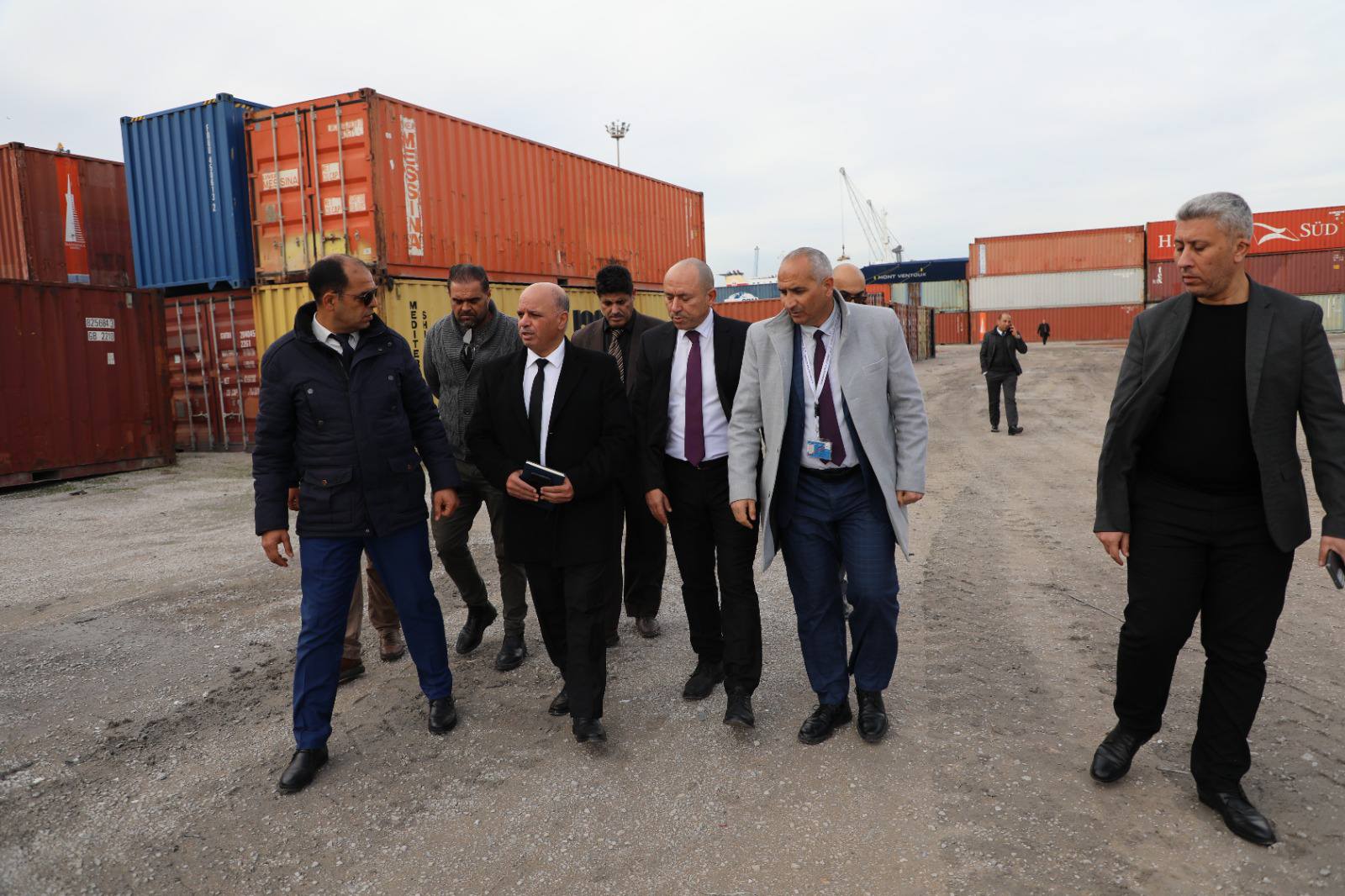 ميناء رادس: وزارة النقل تدعو أصحاب الحاويات ذات المكوث المطوّل إلى رفعها في أقرب الآجال