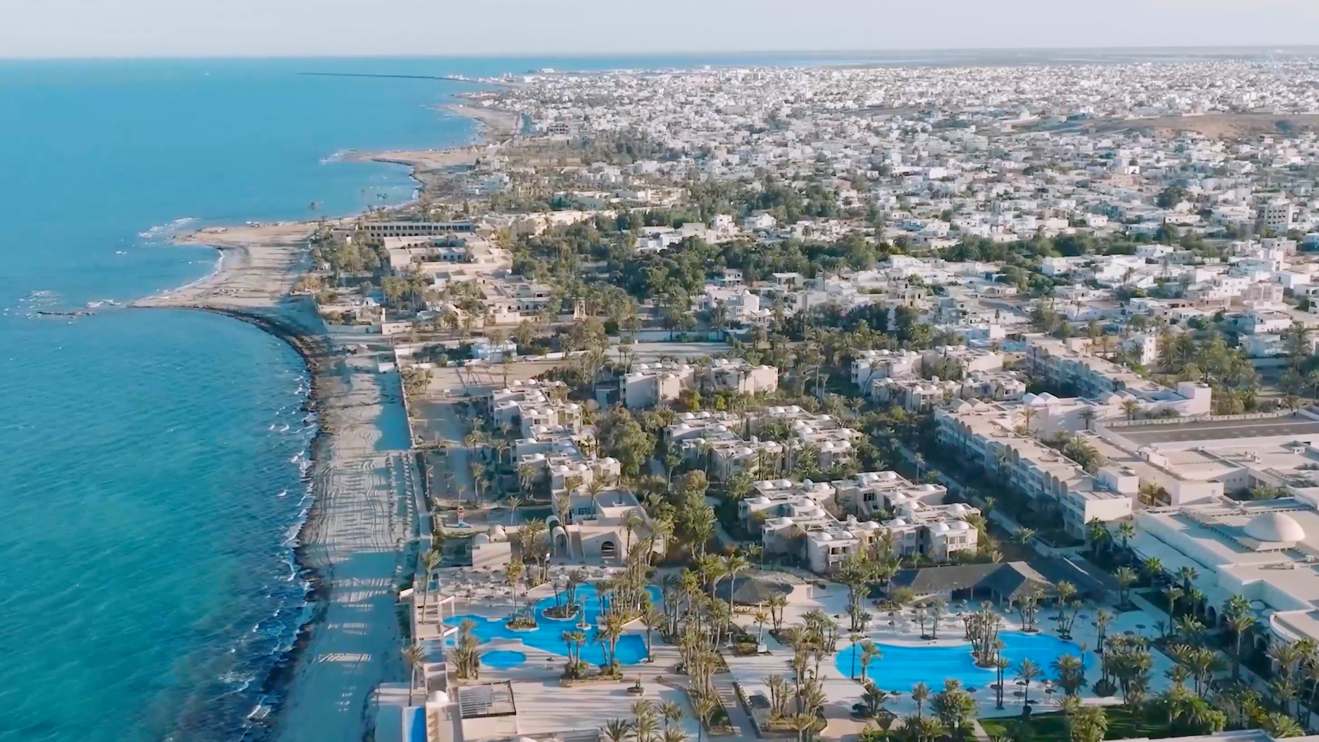 وزارة السياحة تعلن عن فتح باب المشاركة في إعداد وصياغة برنامج تونس عاصمة السياحة العربية 2027