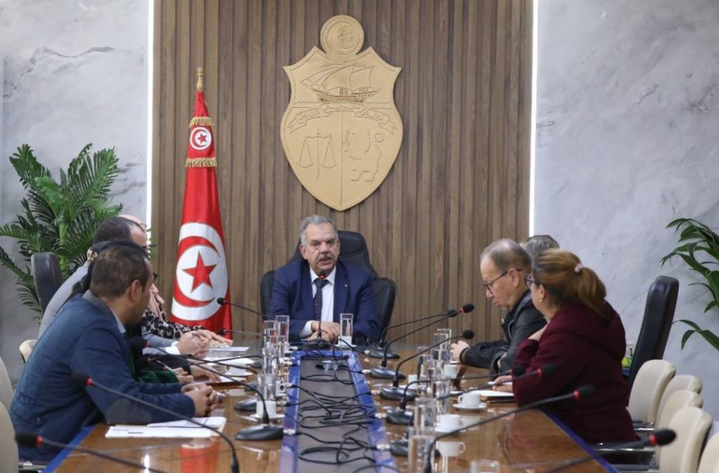 وزير الشباب والرياضة يلتقي عددا من ممثلي الجمعيات الرياضية النسائية