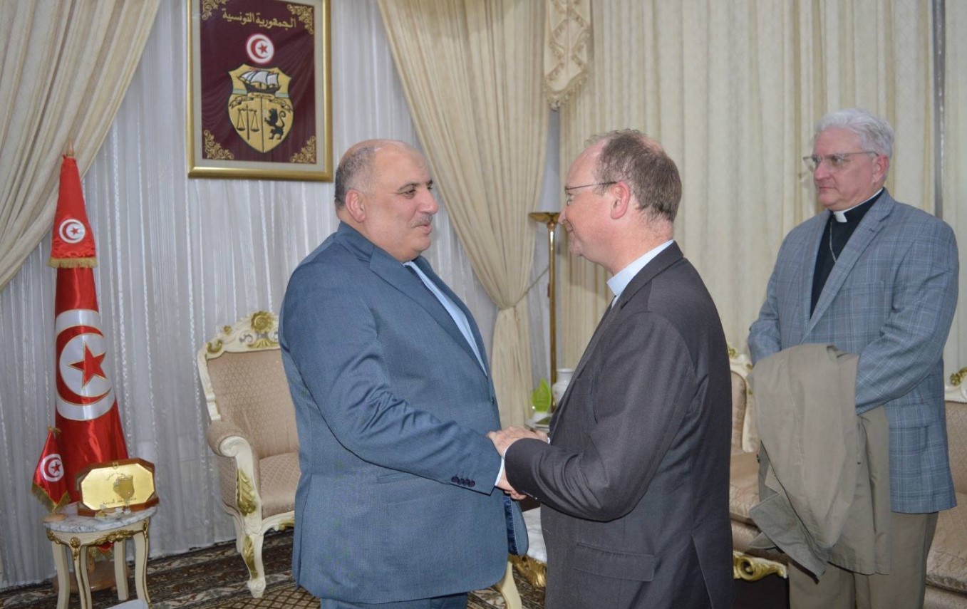 وزير الشؤون الدّينية يستقبل المشرفين على إدارة الشؤون المسيحيّة بكلّ طوائفها المتواجدين بتونس
