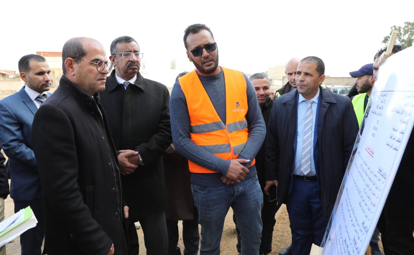  قفصة : وزير التجهيز والإسكان يُؤكد على دفع نسق المشاريع المتعثّرة واستكمالها قبل موفّى 2026