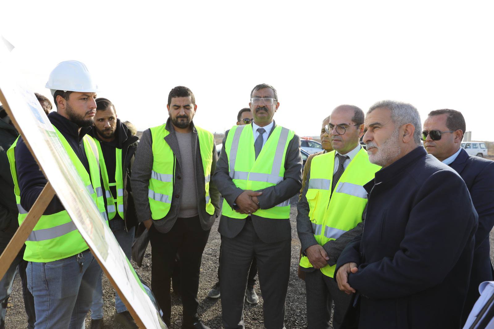 قفصة : وزير التجهيز والإسكان يُؤكد على دفع نسق المشاريع المتعثّرة واستكمالها قبل موفّى 2026