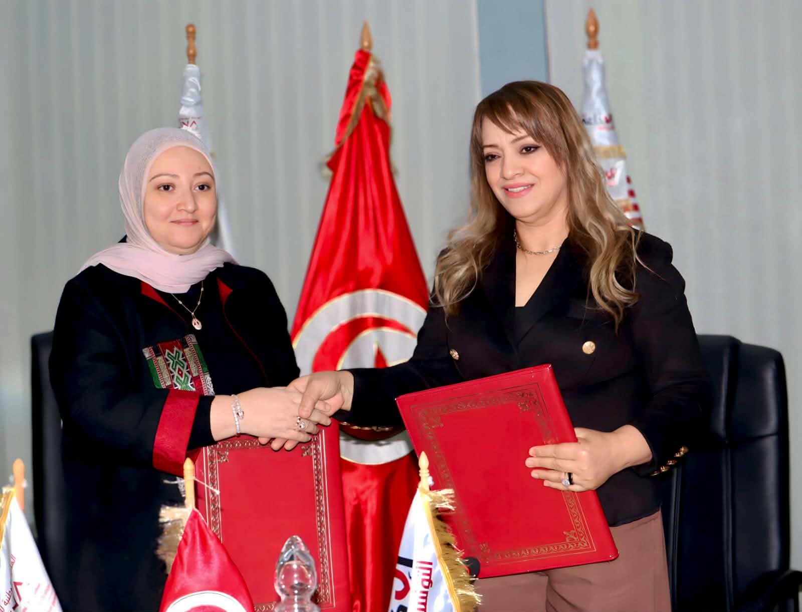 توقيع اتفاقية تعاون بين الإذاعة التونسية والمدرسة الوطنية للإدارة