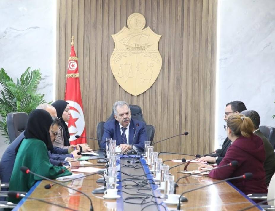 مشروع إحداث وتهيئة الملعب البلدي الحسينات من ولاية المهدية محور جلسة عمل بإشراف وزير الشباب والرياضة