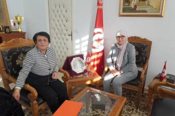 لقاء بين وزيرة الاسرة ورئيسة غرفة رياض ومحاضن الاطفال يتناول فرص تعزيز مسارات التعاون