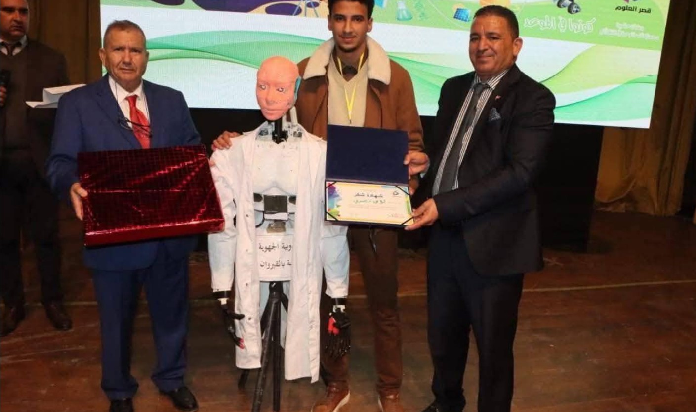  المنستير: التلميذ لؤي نصري يُتوّجُ بالمرتبة الأولى على المستويين الإقليمي و الوطني في مسابقه ’’الروبوتيك’’ 