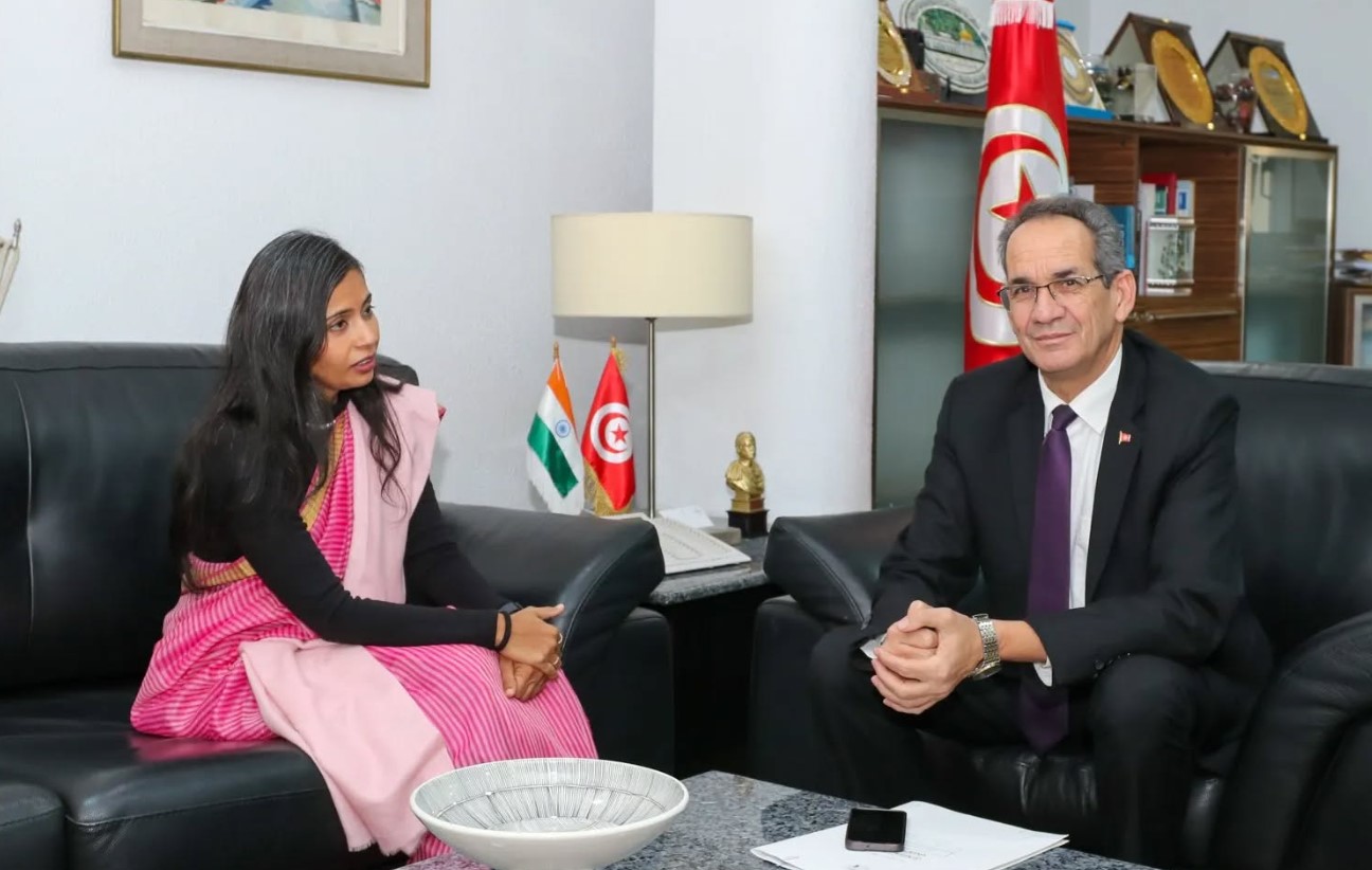 تعزيز التعاون والشراكة الأكاديمية والعلمية بين البلدين محور لقاء وزير التعليم العالي بسفيرة الهند بتونس