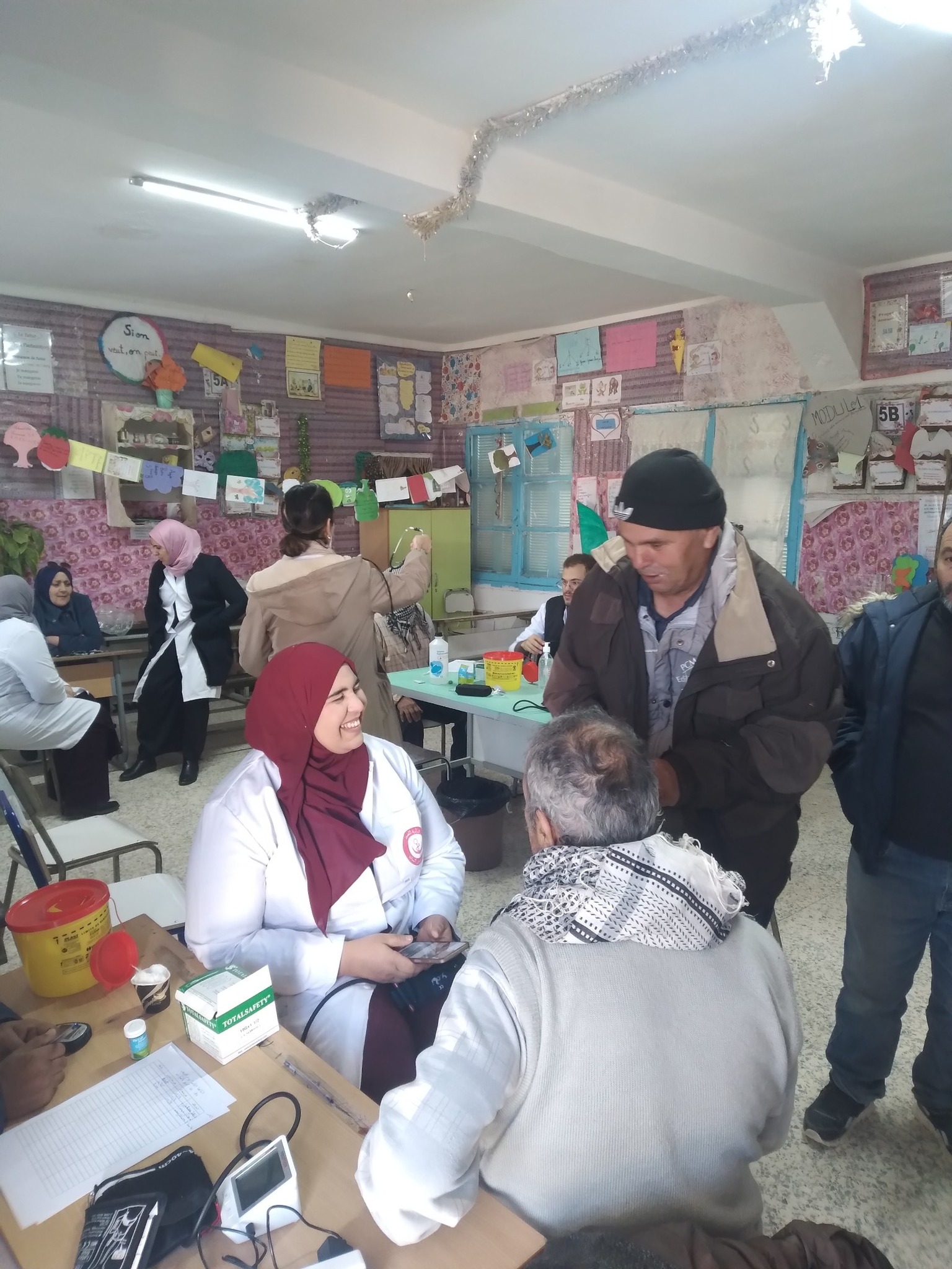 قافلة صحية مجانية بالمدرسة الإبتدائية الحسينات