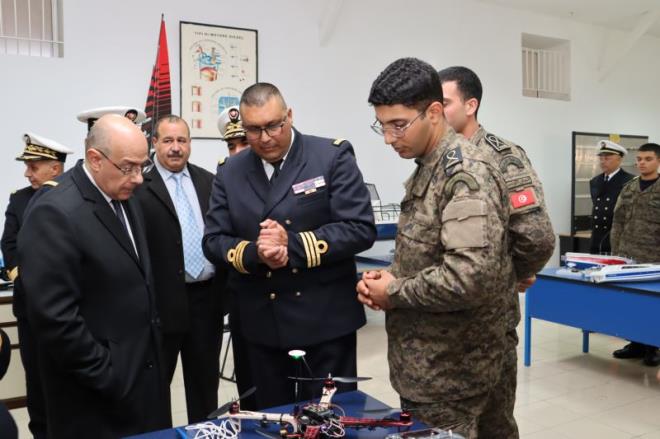 وزير الدّفاع يؤدي زيارة ميدانية إلى القاعدة البحرية بمنزل بورقيبة