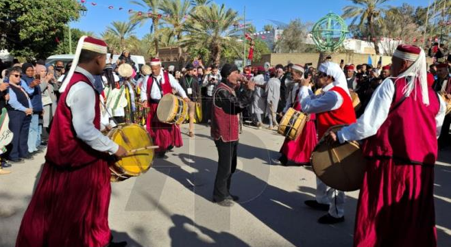 توزر: تنشيط المدينة بكرنفالات احتفالية في افتتاح الدورة 46 من المهرجان الدولي للواحات
