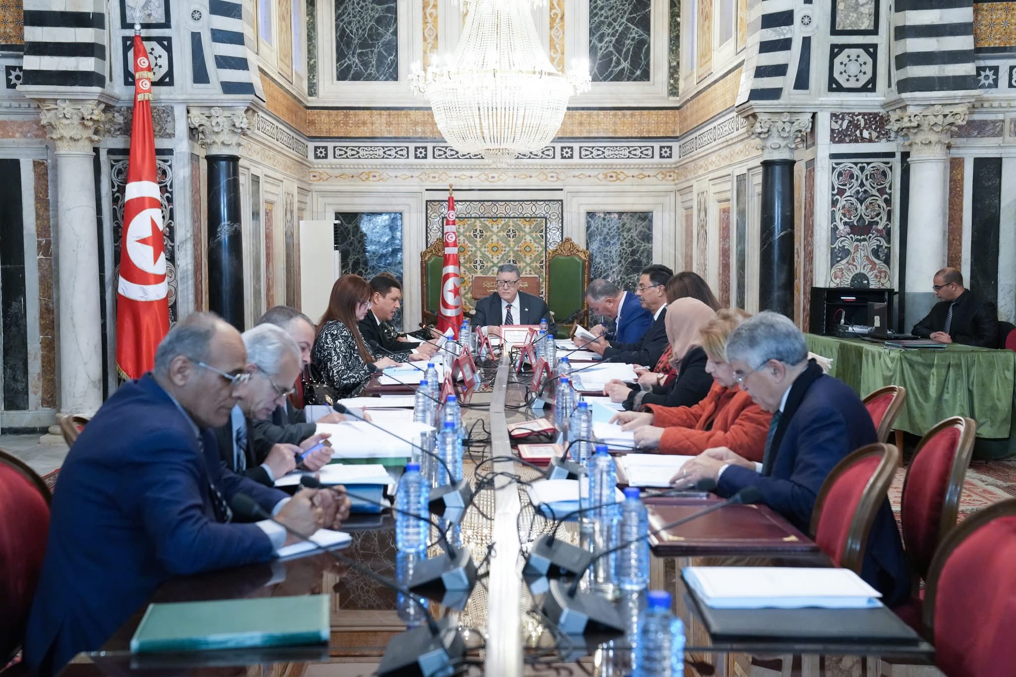 رئيس مجلس النواب يشرف على اجتماع المكتب.