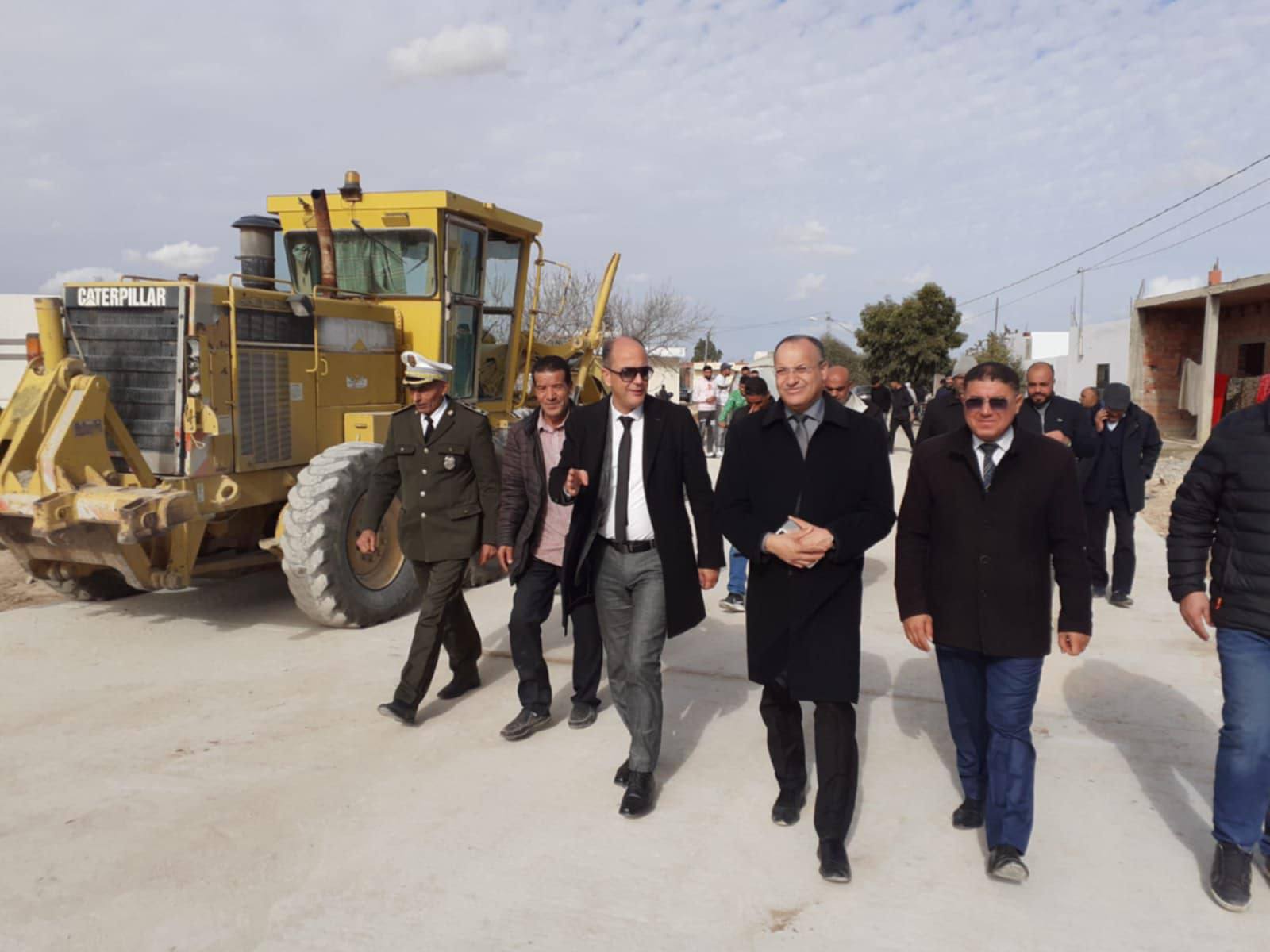 والي المهدية يتابع سير إنجاز مشاريع البنية التحتية بعدد من معتمديات الولاية.