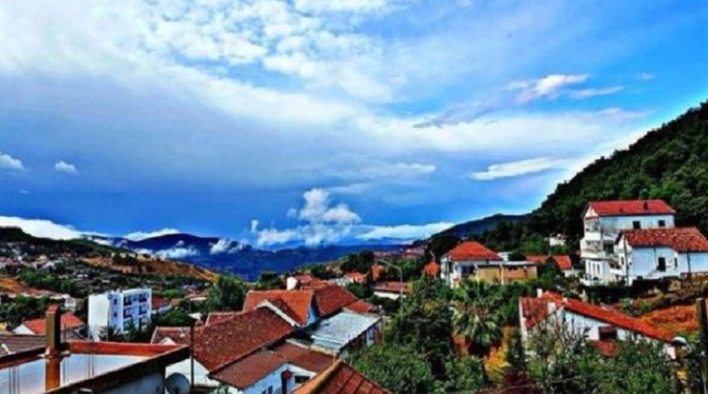 إقبال متزايد للحرفاء بالمنطقة السياحية طبرقة عين دراهم والسياحة الداخلية تتصدر عدد الوافدين والليالي المقضاة