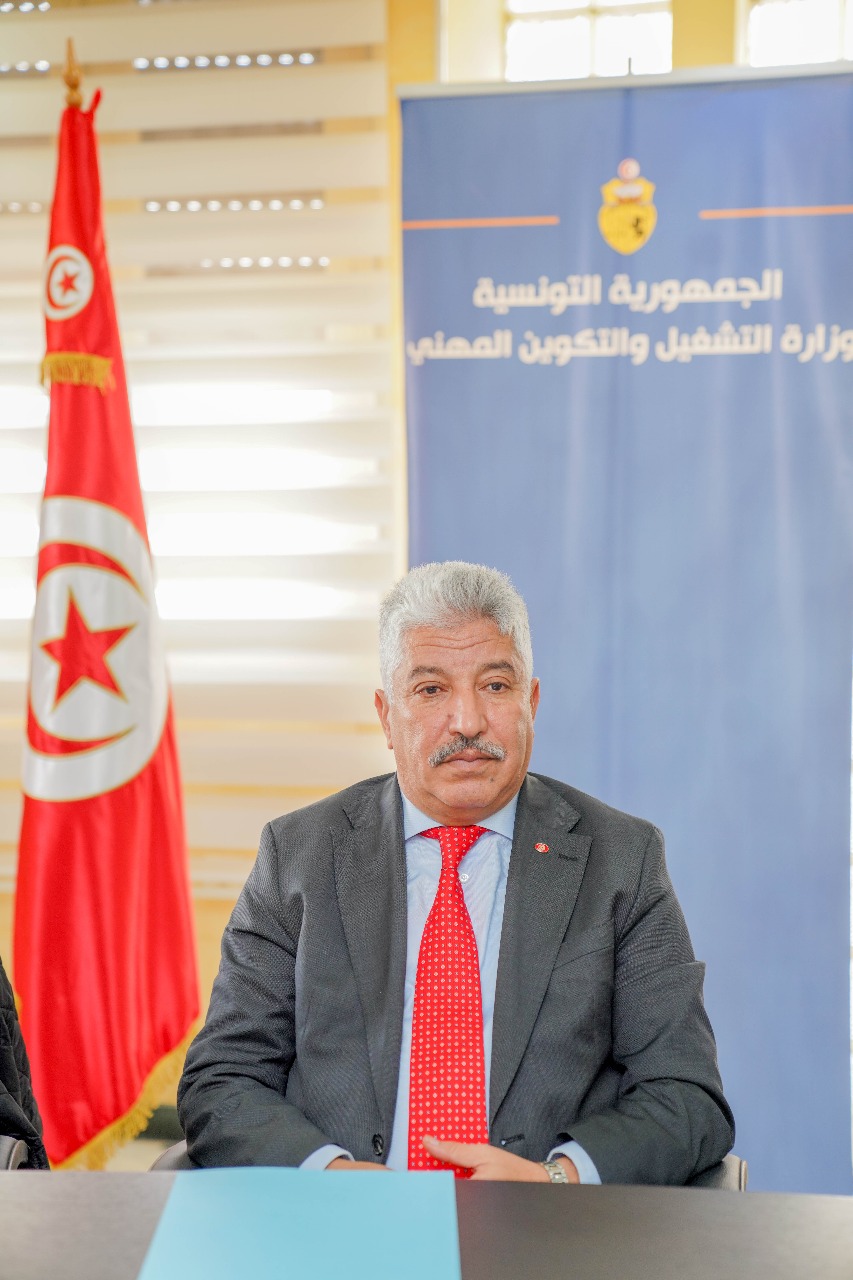 وزير التشغيل يوصي في افتتاح أشغال لجنة قيادة برنامح "تونس المهنية" بالتسريع في إعداد المخطط وروزنامة المشروع