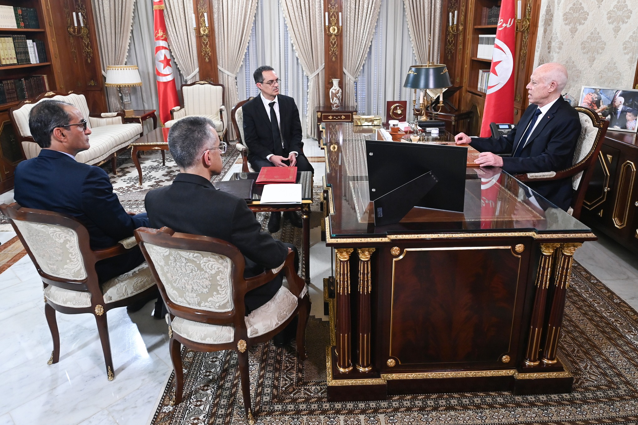 رئيس الجمهورية :الفلاحة جزء من الأمن القومي والواجب الوطني يقتضي تذليل الصعوبات خاصة لصغار الفلاحين