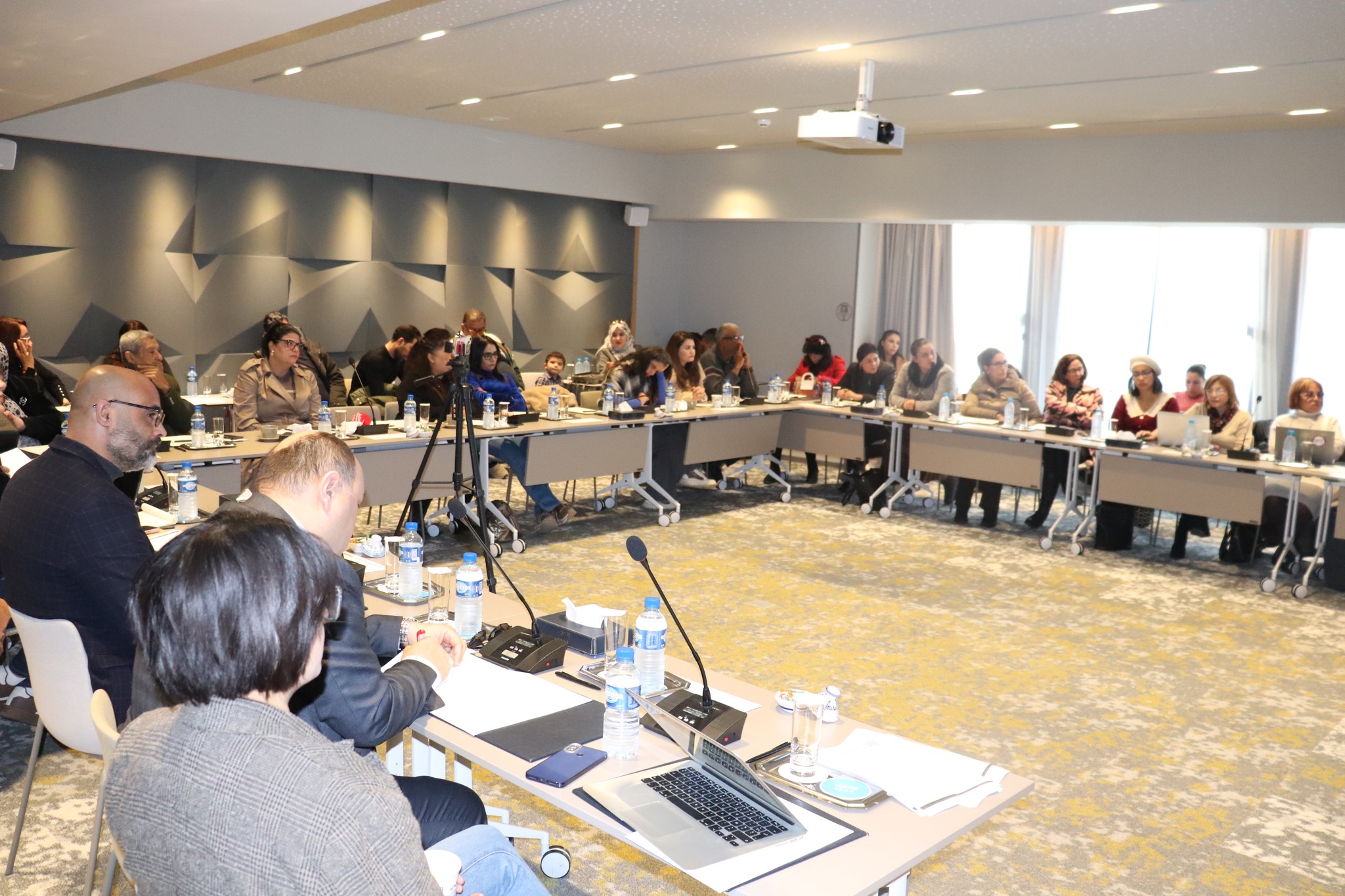 "الصحفيون فاعلون في اقتصاد الإعلام": التأكيد على أهمية دعم الصحفي المبادر