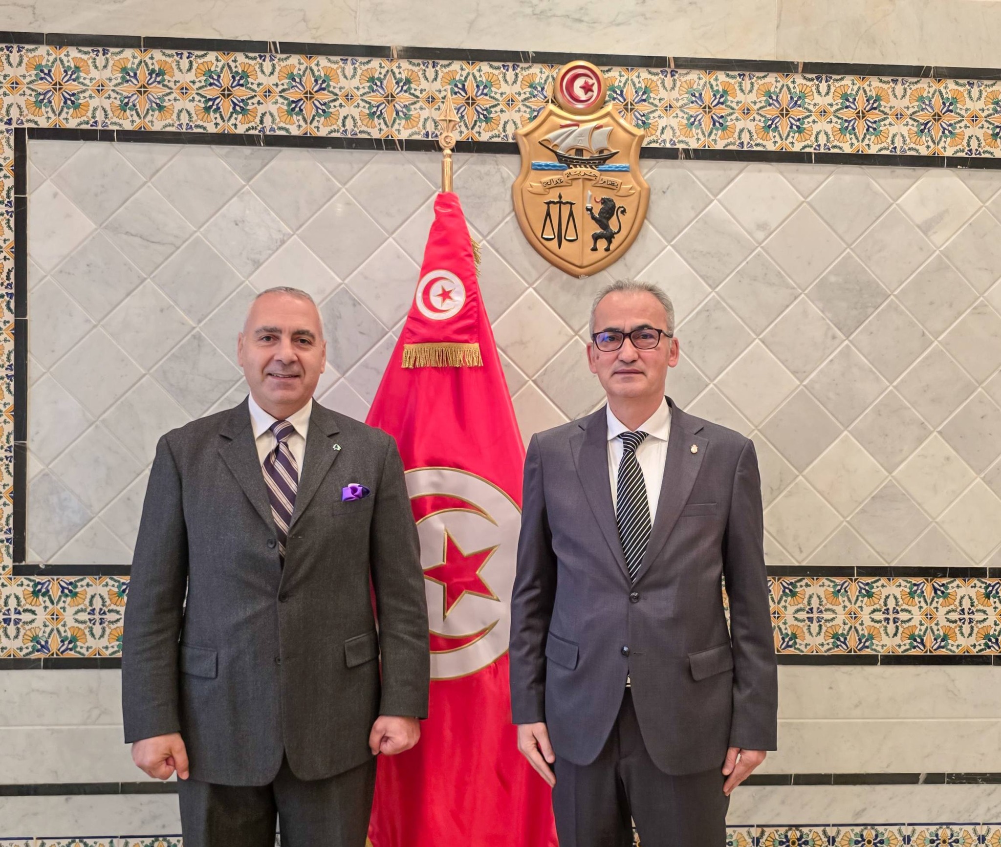 في لقائه بسفير لبنان: كاتب الدولة لدى وزير الخارجية يجدد التأكيد على دعم تونس الثابت للبنان.