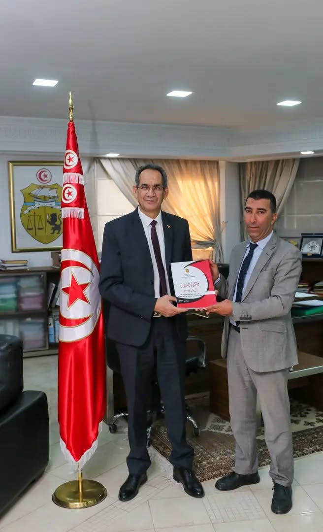 وزير التعليم العالي يتسلّم التقرير السنوي لنشاط الهيئة العامة لمراقبة المصاريف العمومية بعنوان سنة 2024