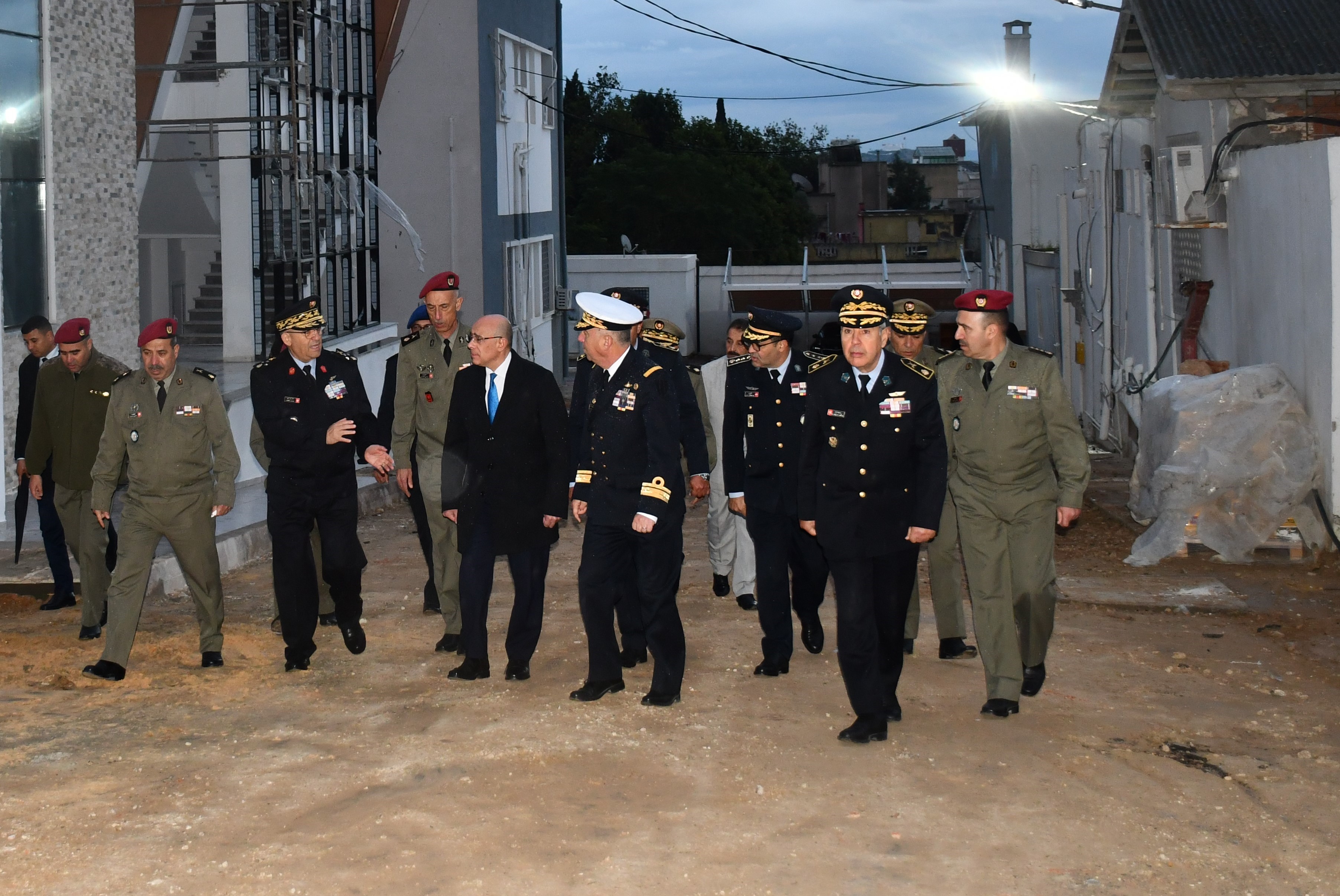 بمناسبة السنة الإداريّة الجديدة: وزير الدفاع الوطني يتفقّد بعض المنشآت العسكرية