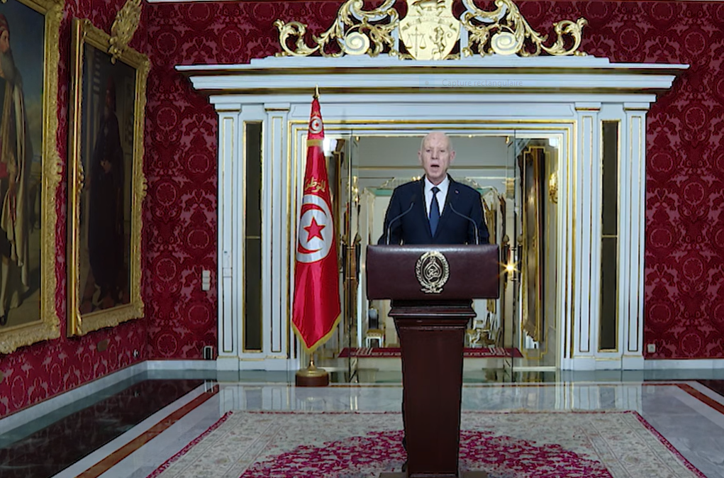 في كلمة بمناسبة السنة الادارية الجديدة, رئيس الجمهورية يقول ان "العمل جار على تخطي كل العقبات... ويؤكد على الحاجة إلى تشريعات جديدة